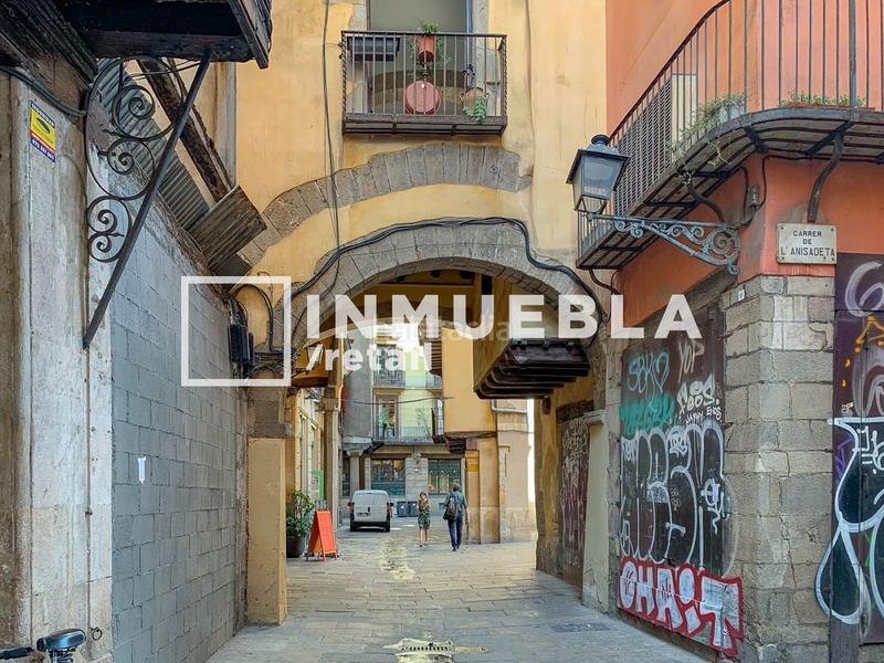 Foto fb96265a-6ad5-4c16-a7e0-9859e713a095. Local comercial a St. Pere - Sta. Caterina - El Born Barcelona