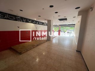 Lloguer Local Comercial a Mare de deu de port 367-369. Local en alquiler en zona la marina del port