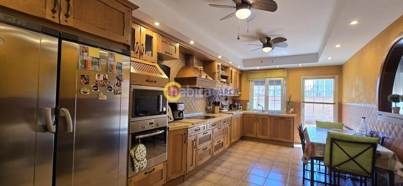 Foto 56ad24d9-5e4c-4aea-8e18-cdcd86efb0b4. House with heating parking in Hospital-Nuevo Centro Talavera de la Reina