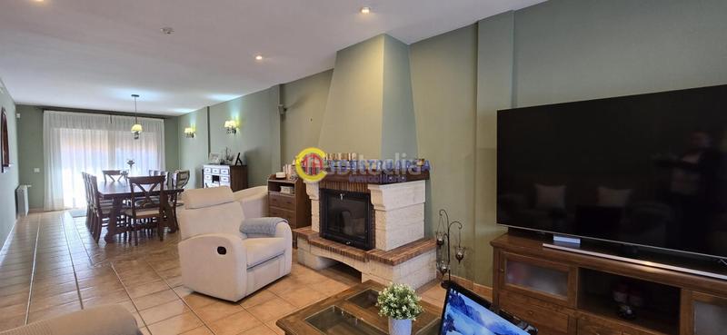 Foto 5870fcc0-69b2-4305-b22c-5c1becbc9d99. House with heating parking in Hospital-Nuevo Centro Talavera de la Reina