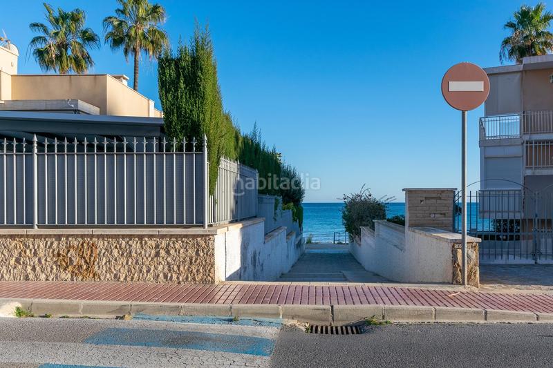 Foto b40f76b4-31b5-4f1d-a9ce-650462d845d1. Casa amb aparcament a calas Santa Pola este Santa Pola