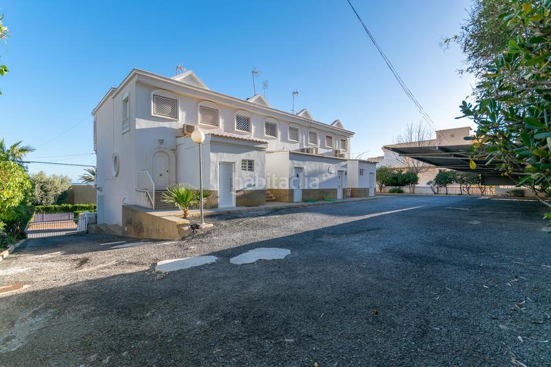 Foto bb3179f4-ffea-47e4-902e-773ea97b1eac. Casa amb aparcament a calas Santa Pola este Santa Pola