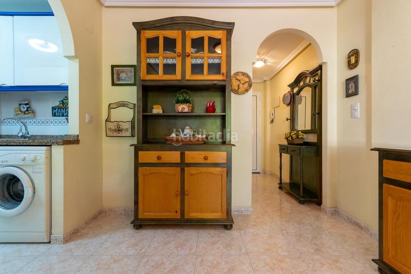 Foto 7827a4ff-4dc0-4136-8d7a-3c91f9db443b. Alquiler apartamento alquiler anual con piscina en Santa Pola