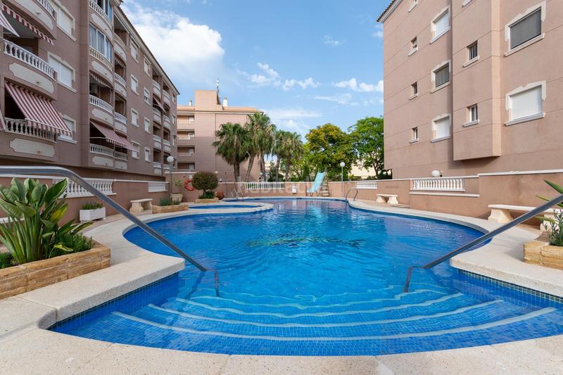 Foto 221431c8-ba5c-4dc6-95c6-5a9f058bcecb. Lloguer apartament amb piscina a Playa Tamarit-Playa Lissa Santa Pola
