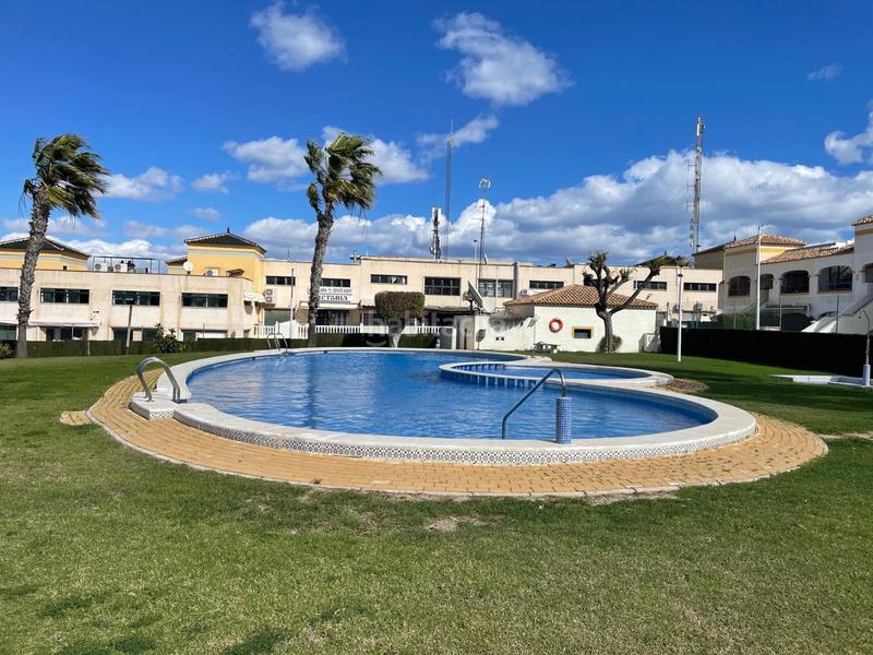 Foto 28a38a59-0653-4db2-a1f4-cd1413b5d545. Lloguer casa amb piscina a Monte Faro-Altomar II Santa Pola