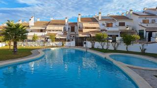Maison à Monte Faro-Altomar II. Bungalow en urbanización don pueblo
