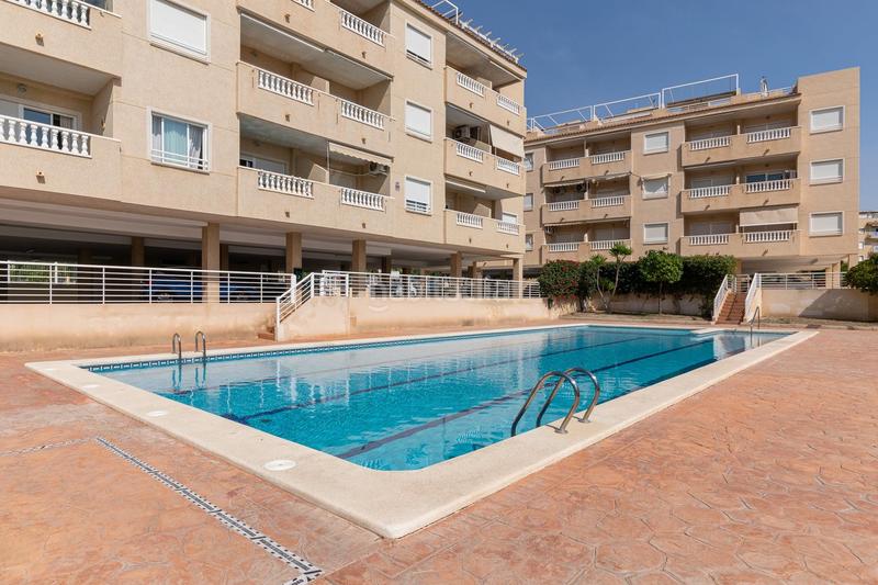 Foto a3abb4eb-163d-42bb-83cb-88c2bfee8123. Appartement avec parking piscine dans Calas Santiago Bernabeu Santa Pola