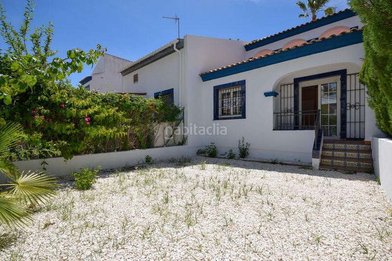 Foto 1e859ead-e056-4954-b538-4aa36364b781. Casa amb piscina a Villamartín-Las Filipinas Orihuela