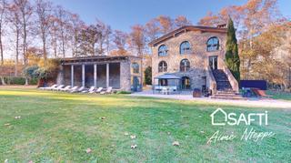Masia a Sant Joan les Fonts