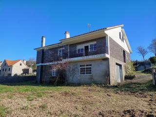 Casa a Pazos de Borbén