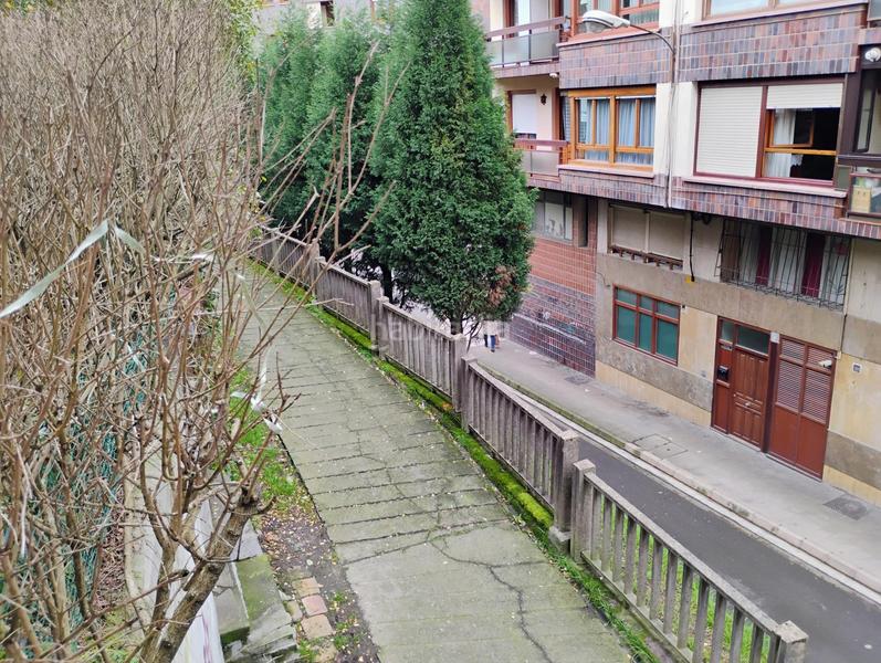 Foto b43a6f3e-cde8-49b7-865c-2f6a6e385d02. Piso en Llodio