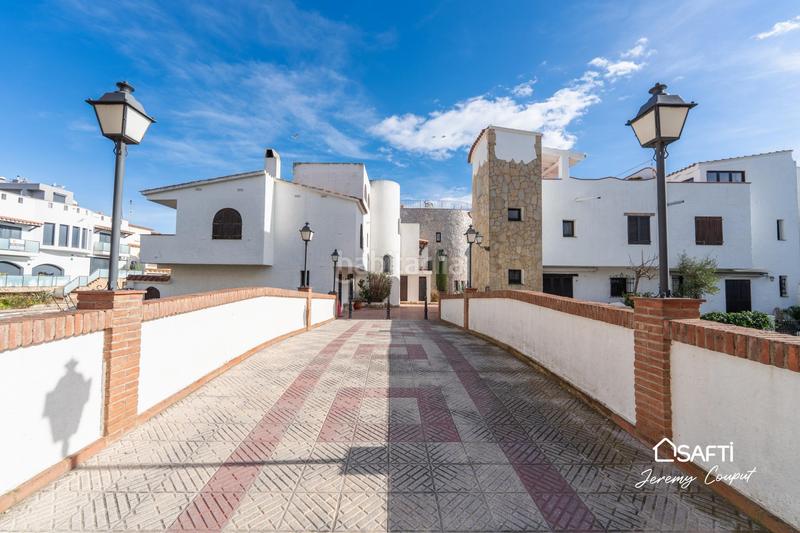 Foto 8cb2d63e-487c-43d2-b140-08dd80d4304f. Casa bifamiliare con riscaldamento parcheggio in Port Grec - Port Moxó Empuriabrava