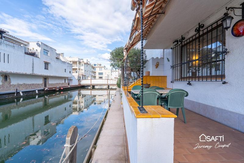 Foto debb4443-64a7-4694-bcff-d1a9e66f1ffe. Casa bifamiliare con riscaldamento parcheggio in Port Grec - Port Moxó Empuriabrava