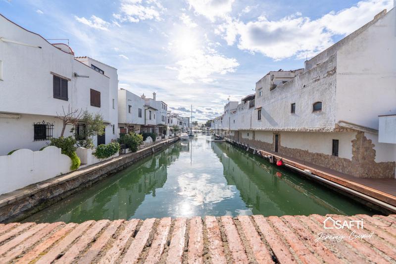 Foto f3ea308f-5422-46e2-a5fc-2dd70bd158d3. Casa pareada en Port Grec - Port Moxó Empuriabrava