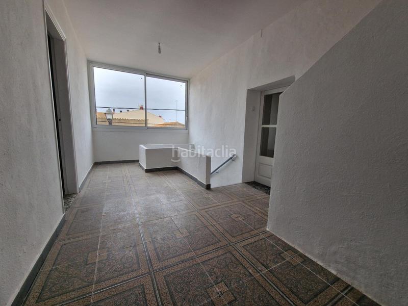 Foto c90e9a6c-2b77-47cb-99e3-0f2f132a241c. Casa pareada en Palau-saverdera