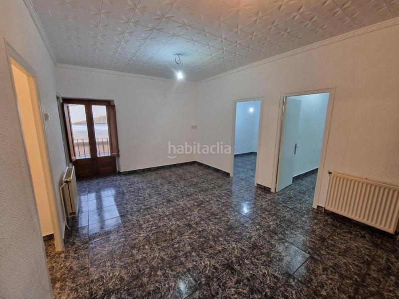 Foto cf150381-5937-4a2f-acfe-5ea46c01e7f1. Casa pareada en Palau-saverdera