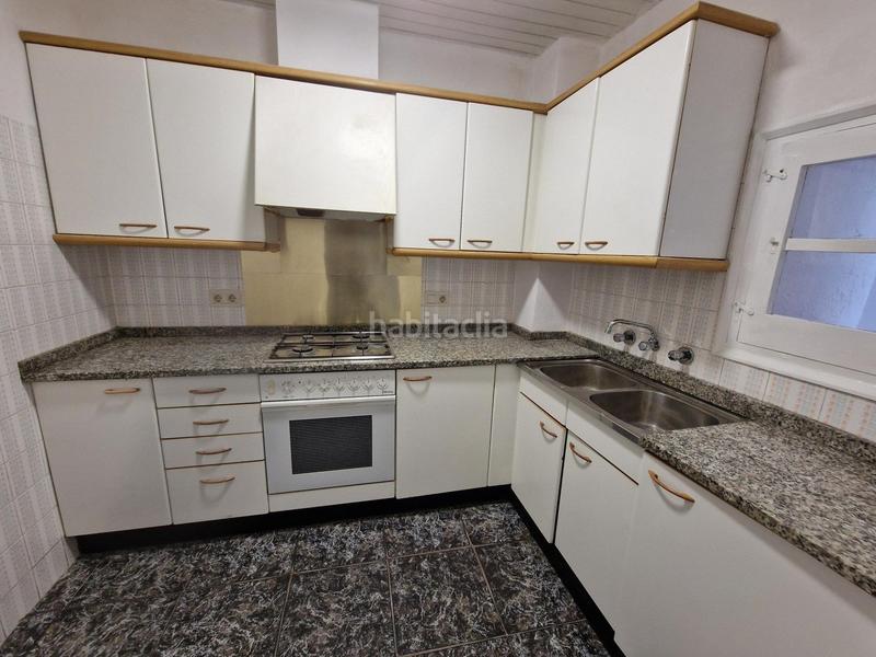 Foto d65f588f-1c8b-4ce7-9f24-7cbbf9abd360. Casa pareada en Palau-saverdera