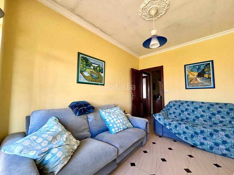 Foto 73be1020-4d20-4502-aee5-3ed4f49b8fda. Casa aparellada amb aparcament a Campus Norte - San Caetano Santiago de Compostela