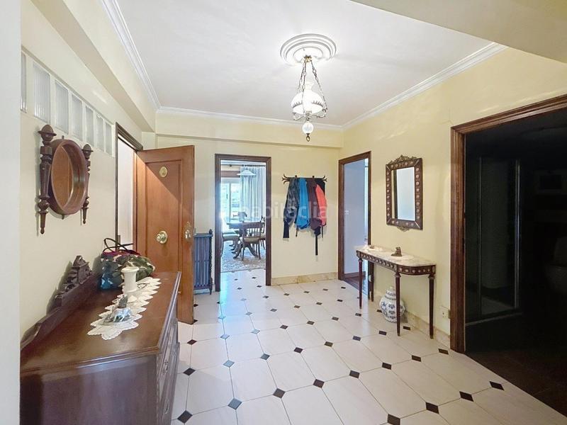 Foto bde4c954-9db2-4203-8ae3-6c0ab49da8ca. Casa aparellada amb aparcament a Campus Norte - San Caetano Santiago de Compostela