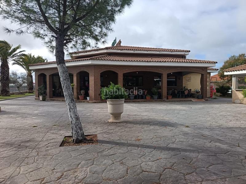 Foto 1d3a795a-33df-4052-8401-97470d87cee8. Locale commerciale con riscaldamento in Huecas