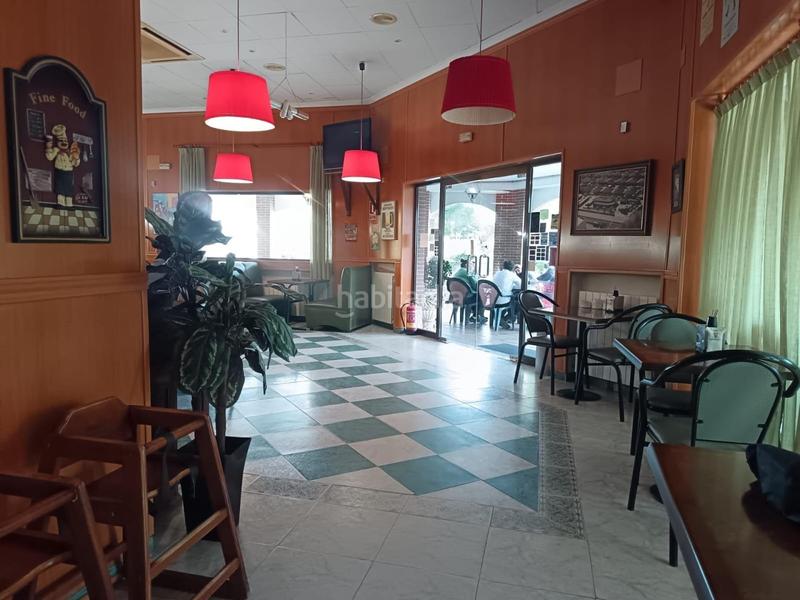 Foto 70d8c5af-aa85-41a6-ba73-e08559efa133. Locale commerciale con riscaldamento in Huecas