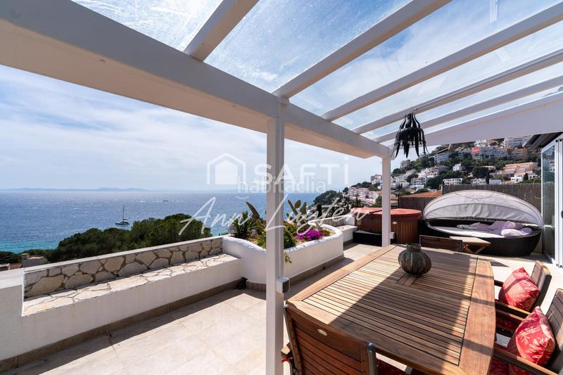 Foto 0a7284f5-4bfe-45b8-8674-7f5c8c343cbc. Ático en Puig Rom-Canyelles-Almadrava Roses
