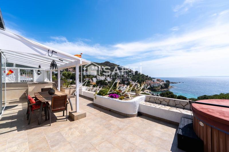Foto 4bb720db-071b-4f1c-a18f-51f251516ae2. Penthouse with parking in Puig Rom-Canyelles-Almadrava Roses