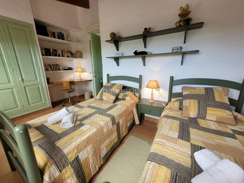 Foto 37cb661a-9673-4b39-8546-c2cb78f377f6. Casa amb calefacció aparcament piscina a Es Grau-Serra Morena Maó / Mahón