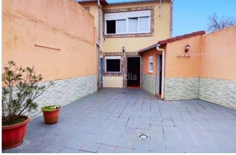 Foto 4d98b5a4-b5aa-49cd-a003-c2a1364bd257. Masia a Laguna de Negrillos