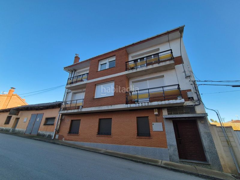 Foto a8e6fce1-0f68-4372-b09f-f27417036e2e. Pis amb calefacció aparcament a Almanza