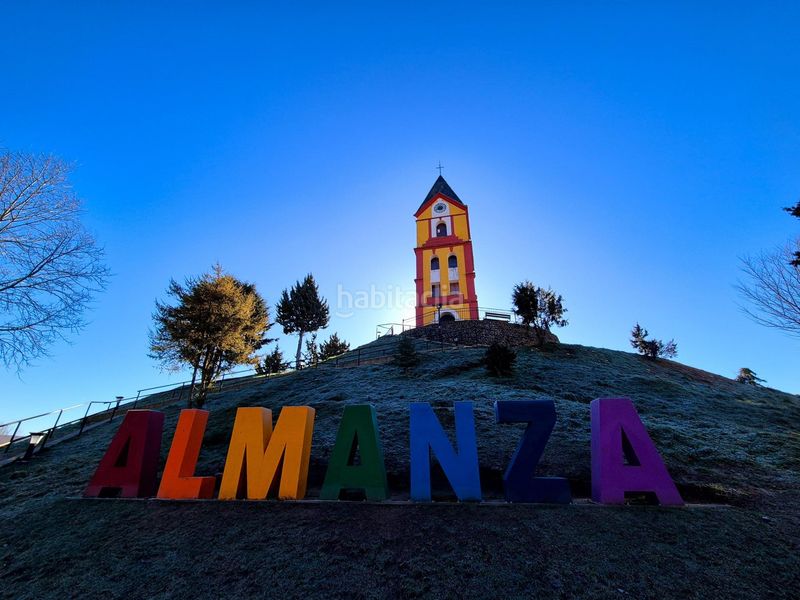 Foto f9473ed1-d98d-4318-986d-4ca8aad40b8a. Pis amb calefacció aparcament a Almanza