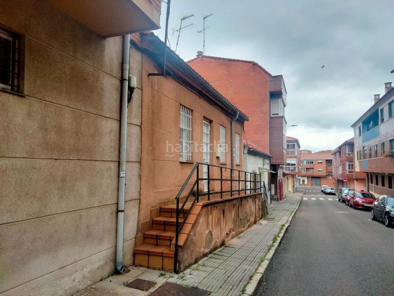 Foto 44ee0c96-a65e-495d-aa5a-e41d08ff8964. Casa adossada amb calefacció a Las Ventas León