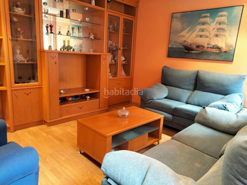 Foto 4a77cc80-fbb3-47f2-8627-a6c333c21bc3. Semi detached house with heating in Las Ventas León