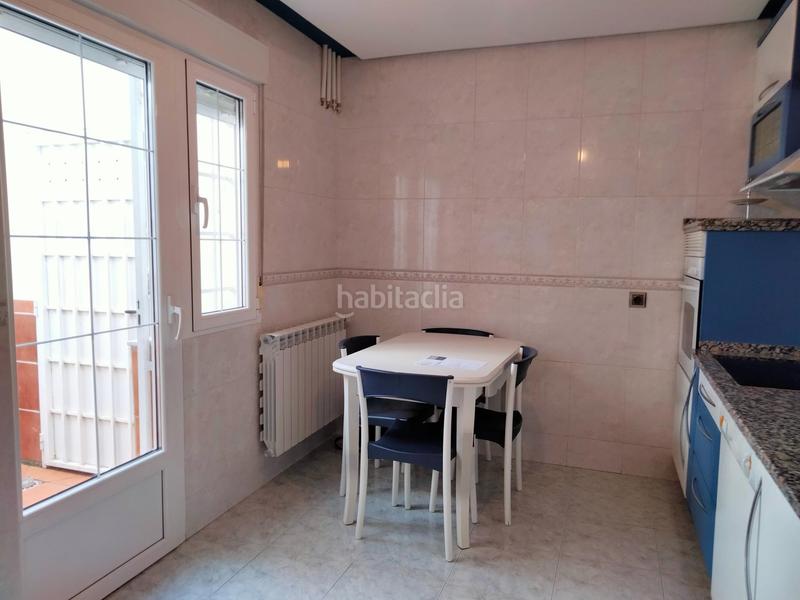 Foto b9d4379a-46b2-4cbe-8bad-97547ca0b616. Semi detached house with heating in Las Ventas León