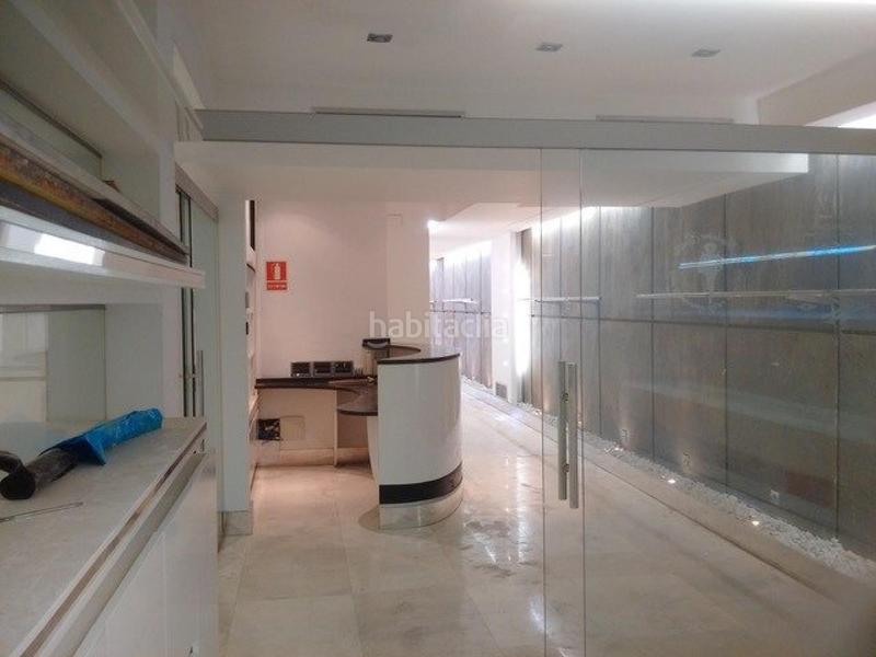 Foto e5f3338e-52fc-47b4-9a4d-3b852e712b46. Local comercial a Putget - Farró Barcelona