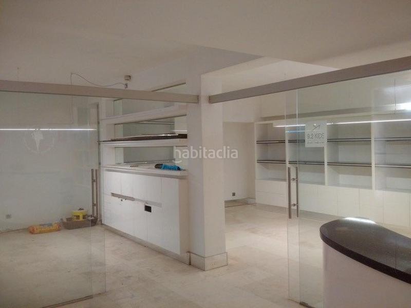 Foto f59e3ca4-0922-4b92-9494-5680f8b45bf4. Local comercial a Putget - Farró Barcelona