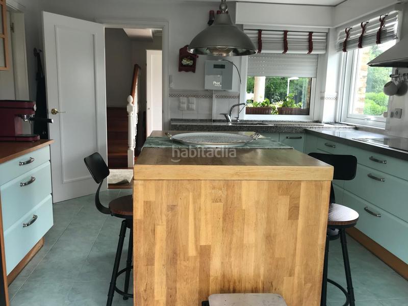 Foto 24c867e7-636a-4246-9621-18b8c7de95fb. Semi detached house with heating parking pool in Campus Norte - San Caetano Santiago de Compostela