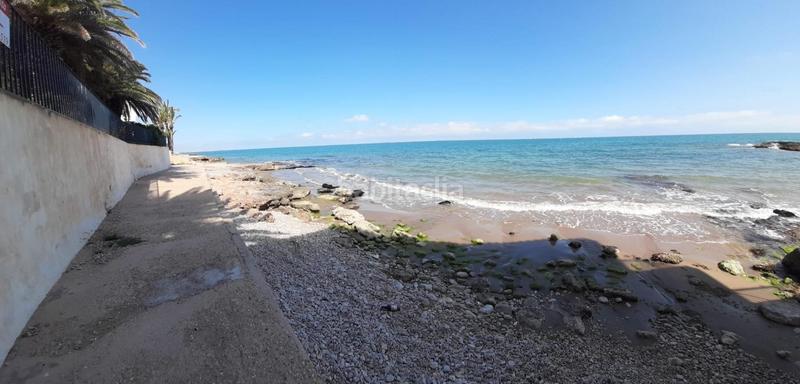 Foto 6d292f3d-1428-4f40-9b60-f526498391b8. Casa amb calefacció aparcament a Alcanar