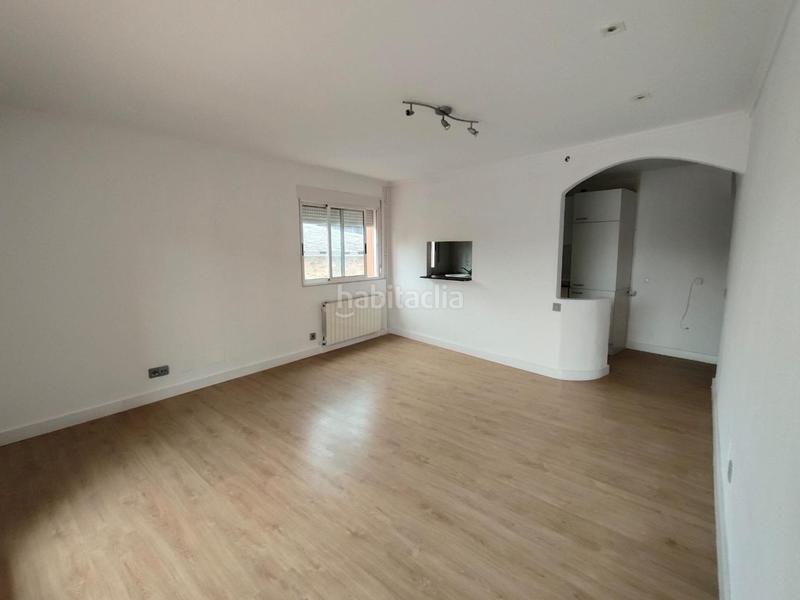 Foto 1fa37e0a-cda9-4543-b6cf-a5db2c0df6f7. Maison avec parking dans Arganza