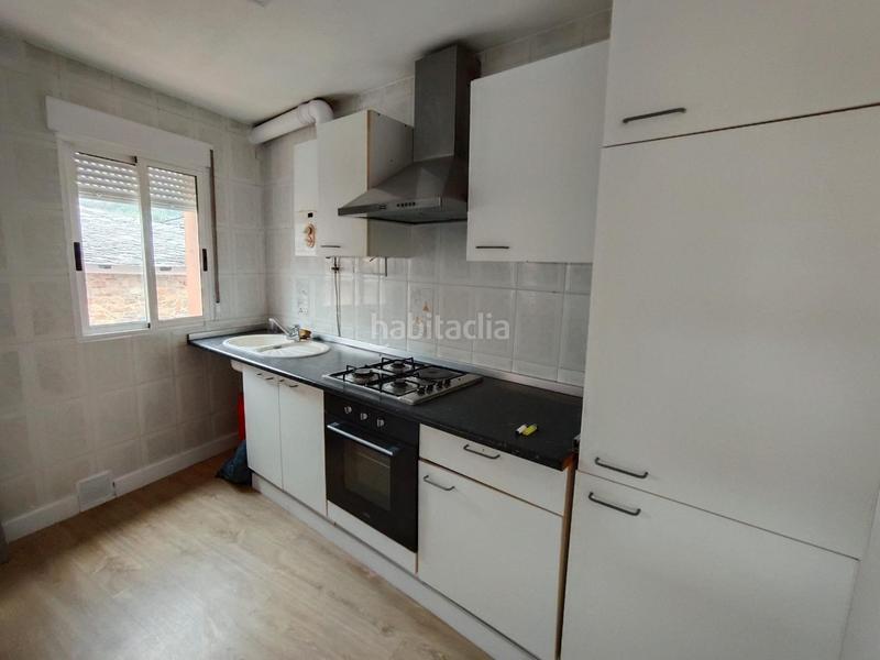 Foto d8a26490-5ec6-4b04-a7cd-d9e0a40a59b0. Maison avec parking dans Arganza