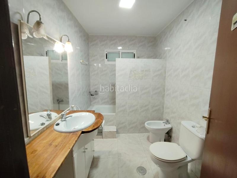 Foto f5726be2-3bd6-4ef3-872c-d3c0a513e004. Maison avec parking dans Arganza