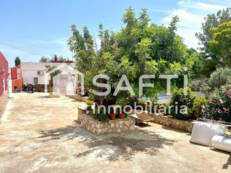 Foto 1480940c-d694-444a-98f8-53b1253ba6b4. Bauernhof mit parking pool in Montroy