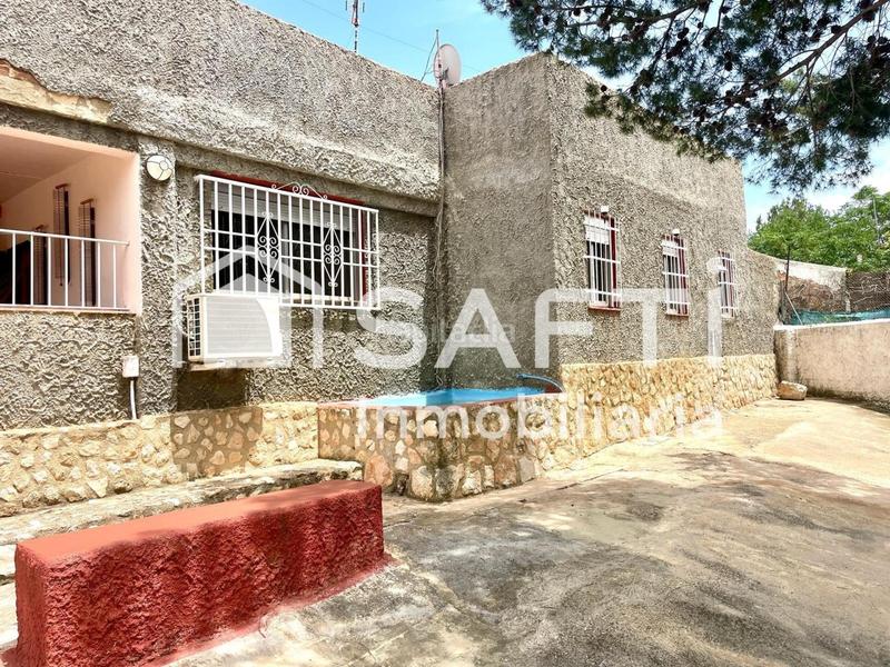 Foto 4da2dd84-8a6d-4767-88dd-e77263c037eb. Bauernhof mit parking pool in Montroy