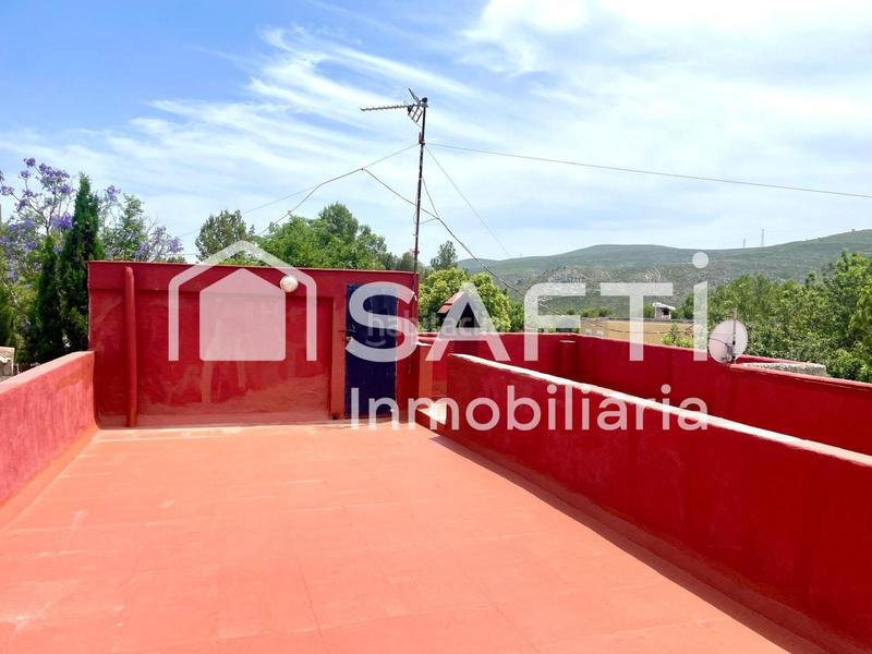 Foto 595d2e82-5ab6-4922-9e2b-70fed93b9f5d. Bauernhof mit parking pool in Montroy