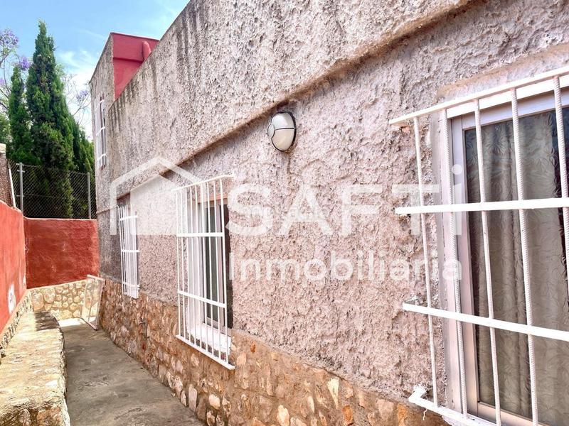 Foto a57880ca-aab3-4e06-b2fa-2bd3c8a5766a. Bauernhof mit parking pool in Montroy