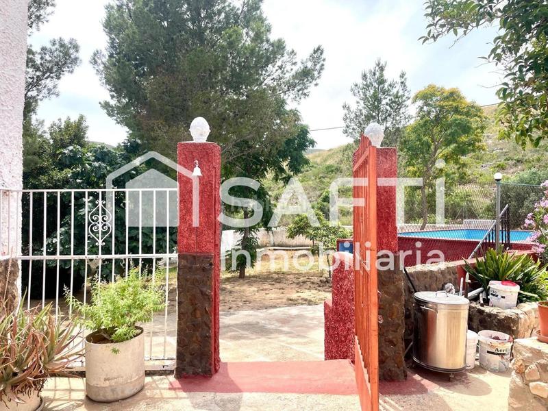 Foto c0dadad7-1e90-4a1f-aaa8-247a27128b8d. Bauernhof mit parking pool in Montroy