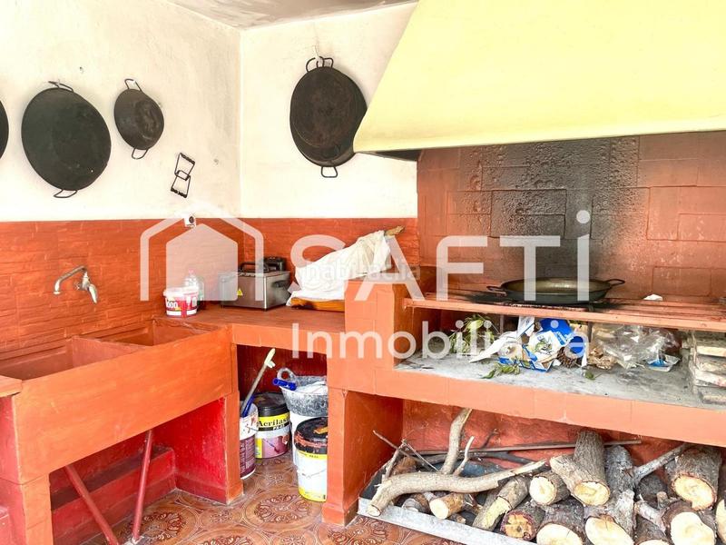 Foto d55a829e-208d-4957-8039-56ba56f909b9. Bauernhof mit parking pool in Montroy