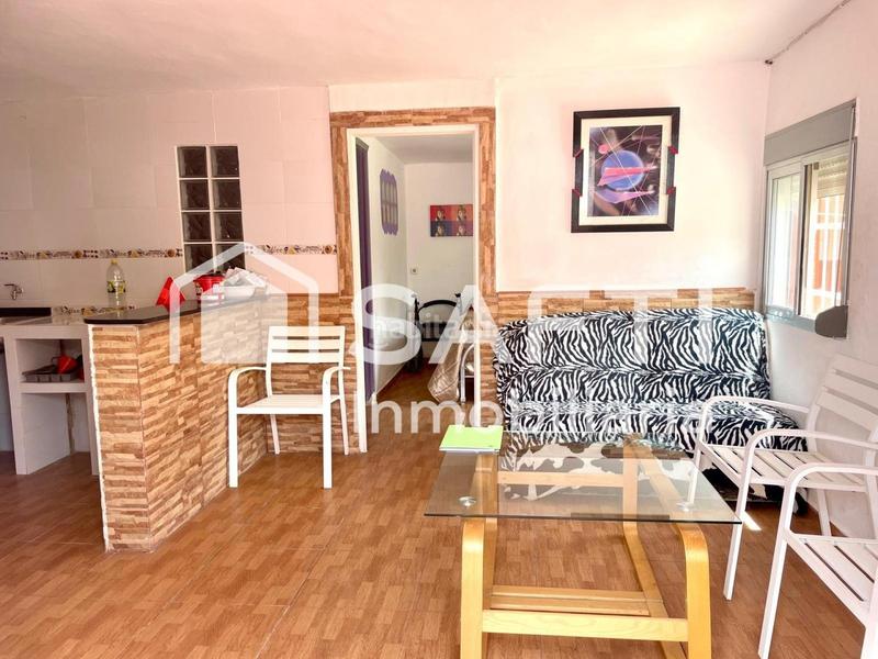 Foto f1e31dc4-c62f-411e-9e4e-1b42a728630b. Bauernhof mit parking pool in Montroy