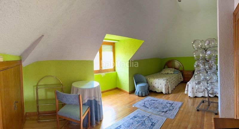 Foto a9a69d57-9f17-4c0a-89b9-b0a5bb2c1cbd. Casa amb calefacció aparcament a Sariegos