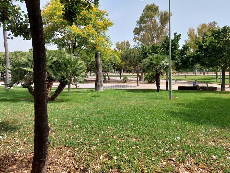 Foto 08c0a9b9-a39c-4d8f-9048-71259d91192b. Parking voiture dans Avenida de Abril-9 de Octubre Sagunt